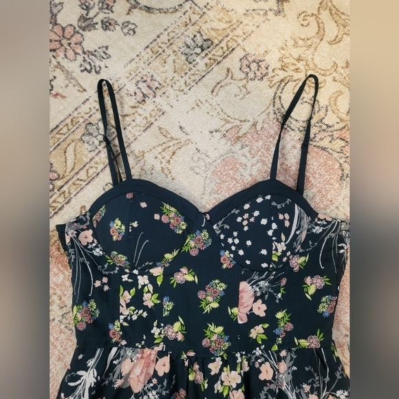 Band of Gypsies Smocked Back Corset Bra Top Floral Jumper with Pockets Size S - Picture 2 of 14